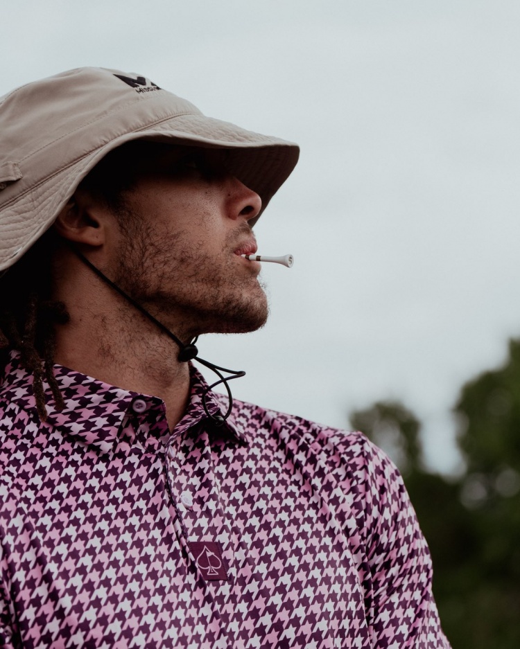 🤪俱乐部成员+1⛳️掘金晒阿隆-戈登打高尔夫球照