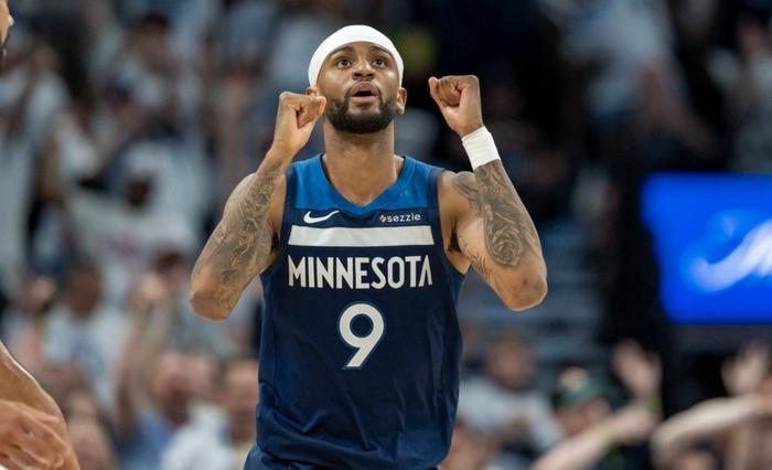 6200万！亚历山大-沃克告别森林狼 先签后换加盟老鹰辅助特雷-杨