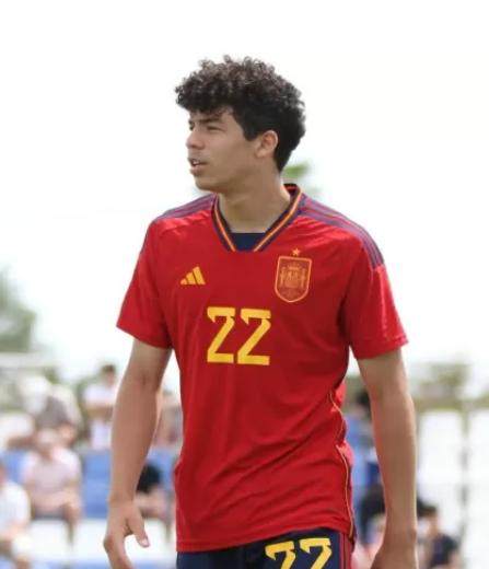 15岁出色前锋 马塞洛儿子恩佐与皇马续约至2027年