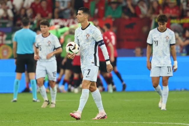 kaiyun-安东尼奥·席尔瓦有罪 马丁内斯有错 葡萄牙夺冠难