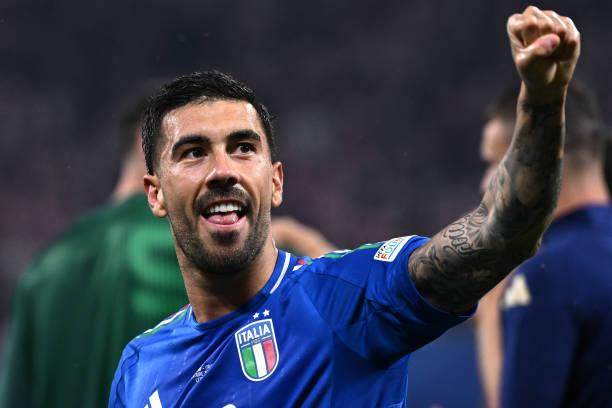 1719337380710010552.jpg 【人物】扎卡尼的救赎:从黑名单到国家英雄