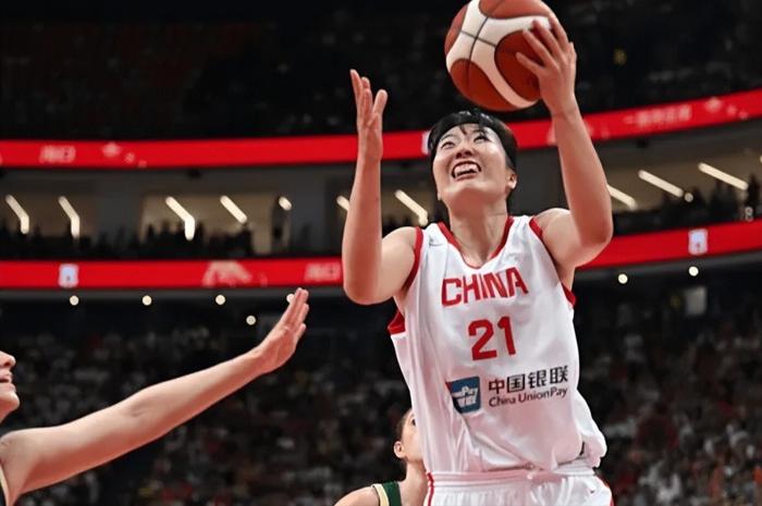 中国女篮首战印尼,宫鲁鸣点兵,李梦接班人出众,为啥不带刘禹彤