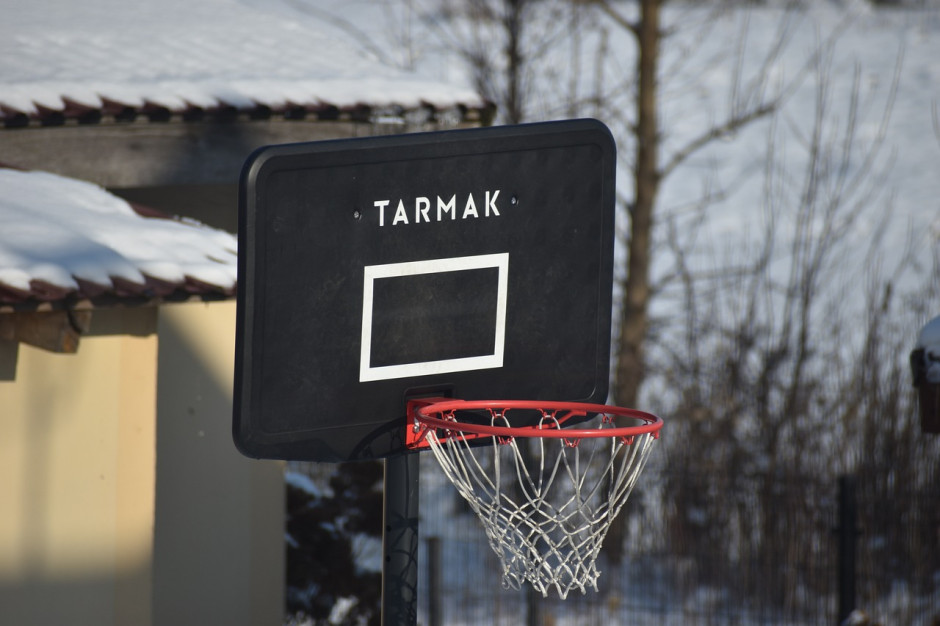 广厦官宣亚冠名单：胡金秋孙铭徽等多主力缺席 布朗领衔三外援出征