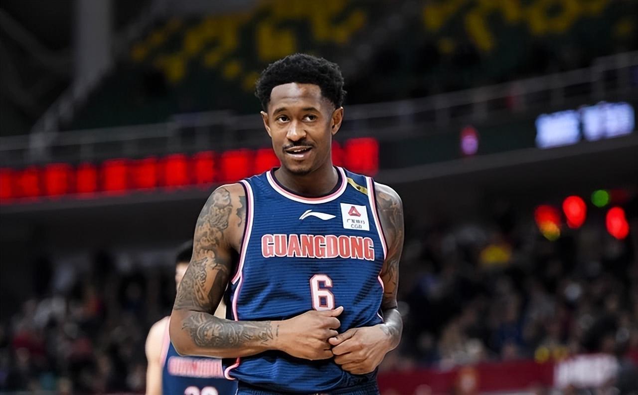 开云官网-广东千胜海报争议！宏远功勋外援：周琦不配上去，死神帕克更适合