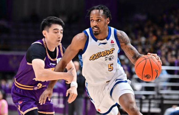 CBA最新积分榜:广厦7连胜,北控惨败23分,广东119-98吉林排第2