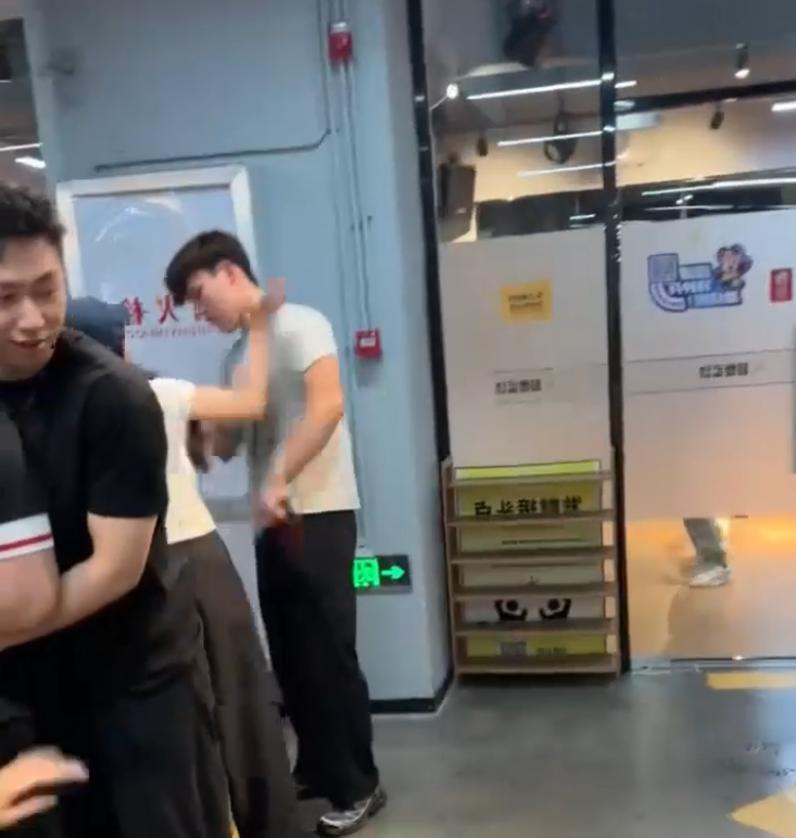 男教练睡4名女学员后续：有两位已结婚，画面流出，女子很漂亮