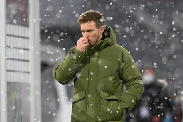 kaiyun-新冠缠身+克星上门，残阵拜仁新年开“门”黑