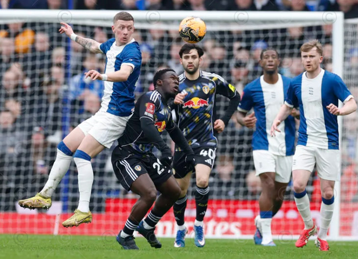 开云体育下载-内维尔盛赞塞斯科崛起：或成曼联复兴关键一步|加里-内维尔|布鲁诺·费尔南德斯|水晶宫|本杰明·塞斯科|本杰明·帕瓦尔_新浪体育_新浪新闻