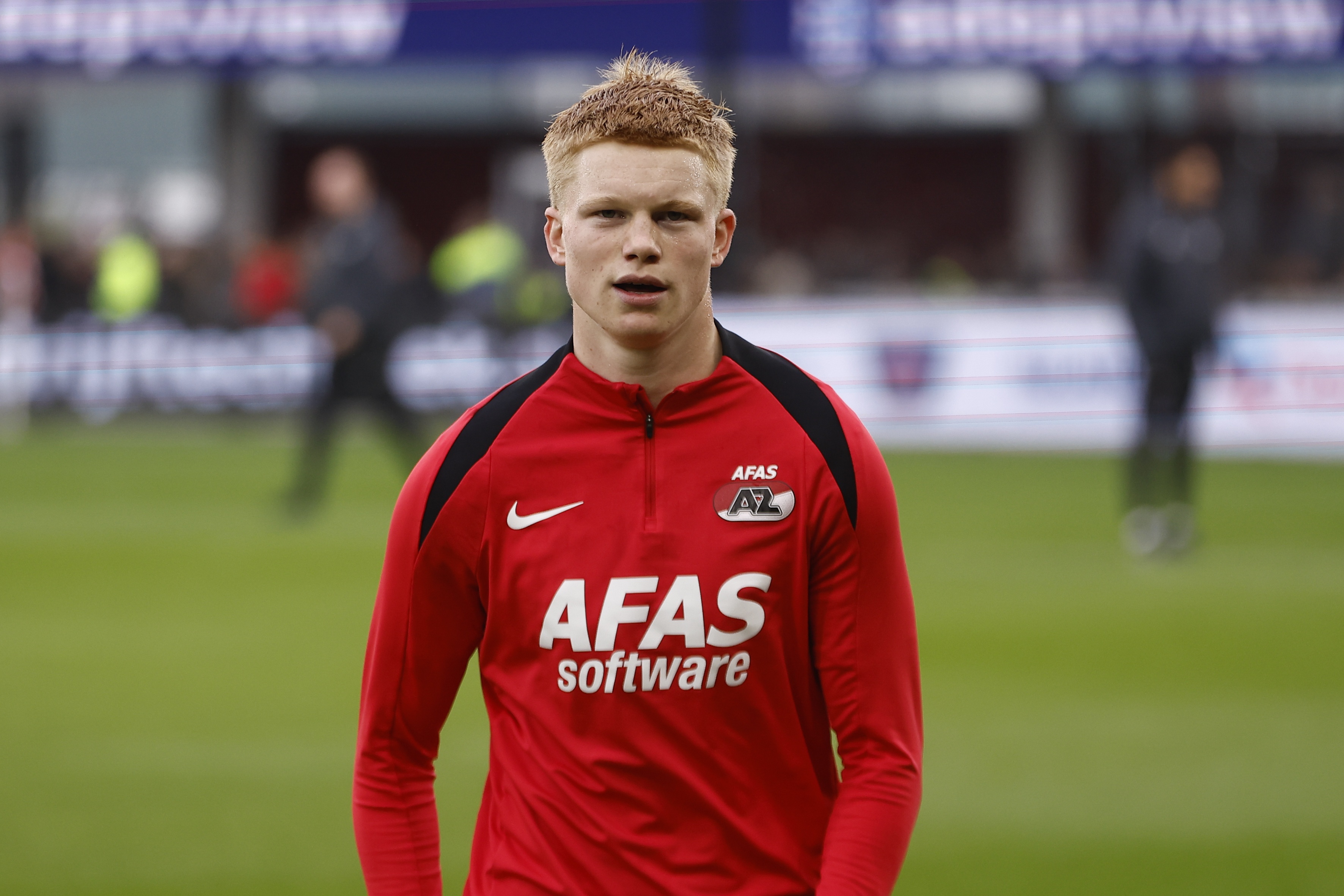 开云官网-科曼：斯米特的传球、无球跑动、大局观，确实和佩德里有相似之处