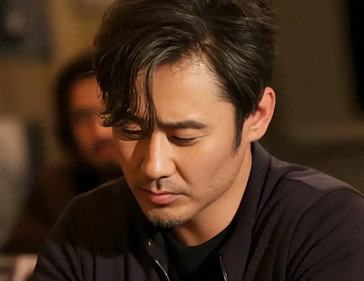 开云-善恶终有报！移居英国仅2年，57岁吴秀波再迎噩耗，步李易峰后尘