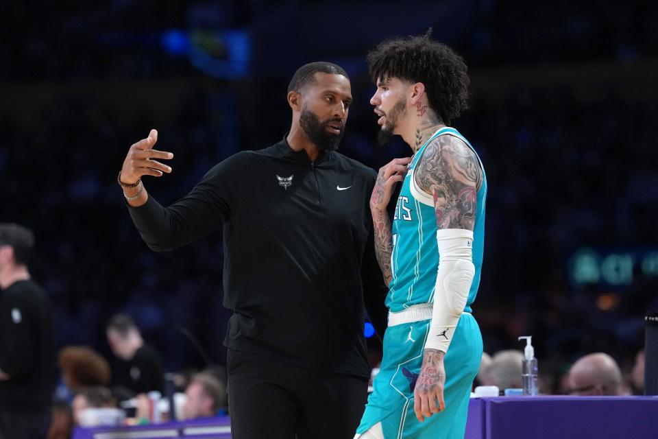 开云体育官网-狂胜27分，近18战15胜NBA唯一！3点证明超级鱼腩蜕变成黑马非偶然