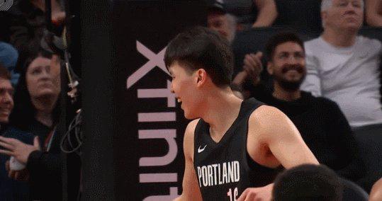 好哥们！助攻瀚森上演五佳球暴扣 韦斯利激情庆祝